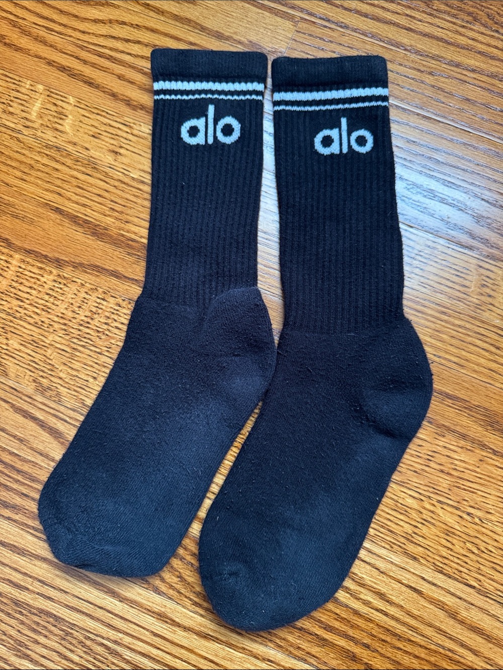 ALO Yoga Black Crew Throwback Socks